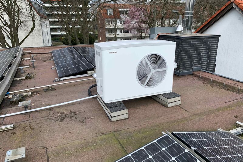 Hocheffiziente Wärmepumpe mit Warmwasserbereitung in Köln-Rodenkirchen
